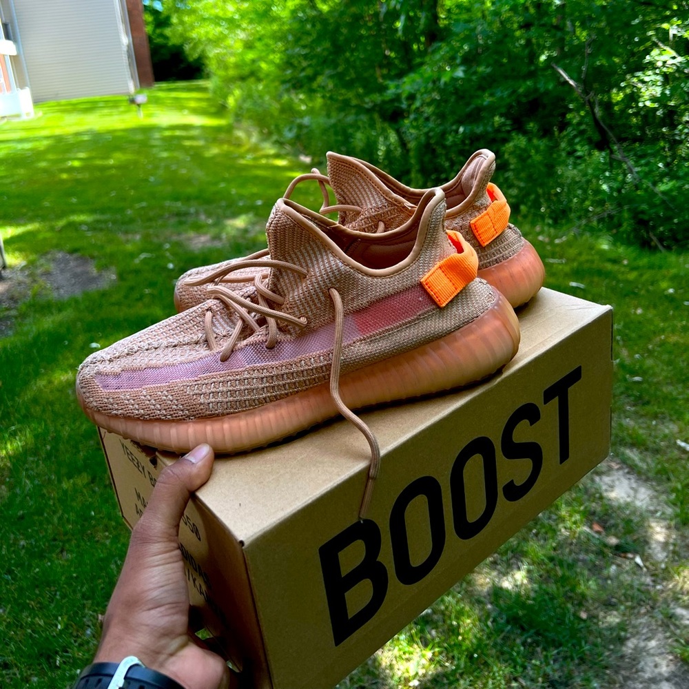 Yeezy 350 V2 Clay